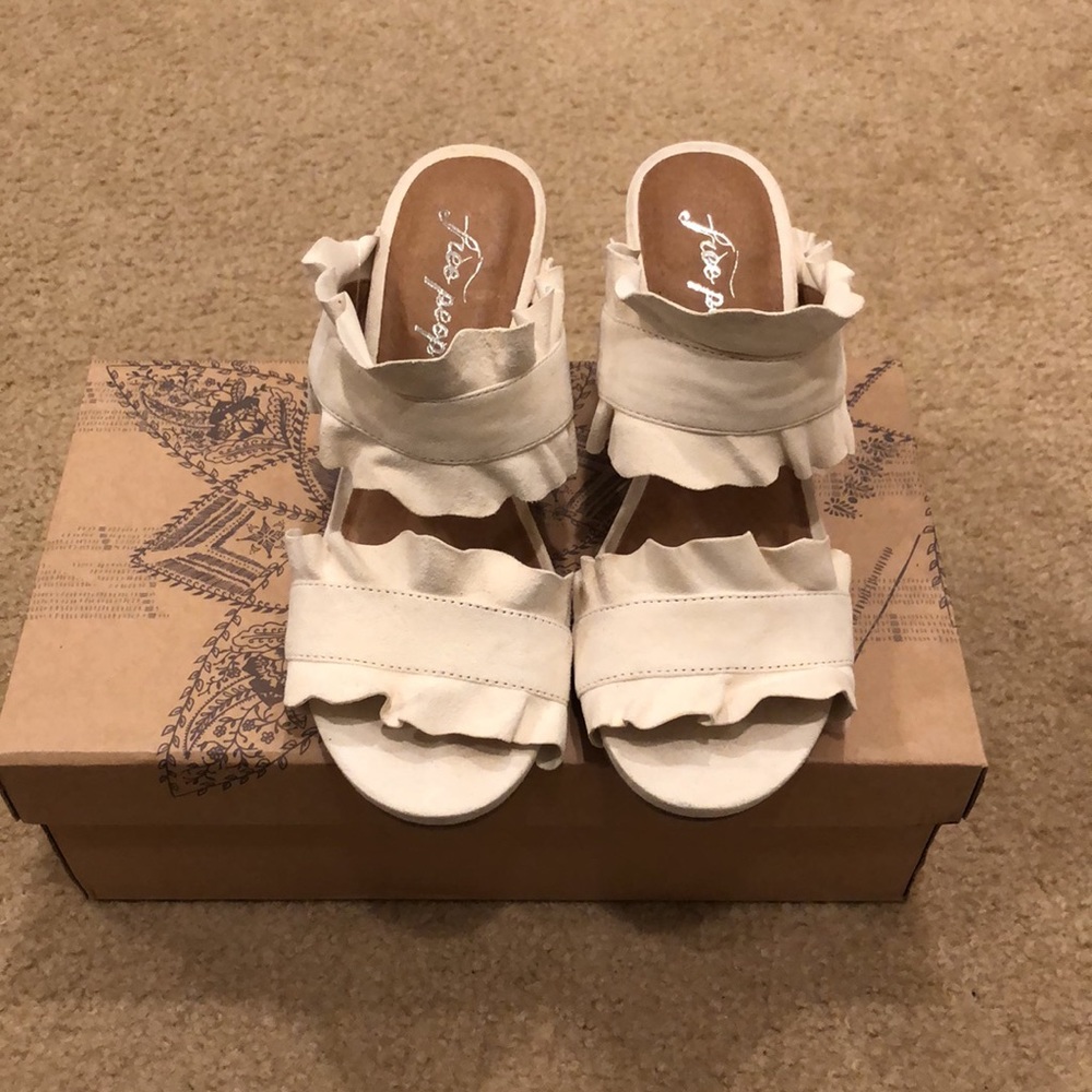 New Free People Rosie Ruffle Cream Leather Heel 36